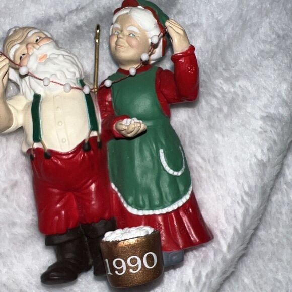 Popcorn Party 1990 Mr & Mrs Claus Santa Hallmark Keepsake Ornament - Picture 6 of 8